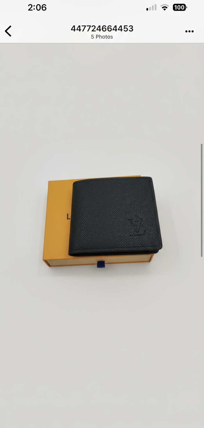 Designer Black Taiga Leather Bifold Wallet - Men's Premium Wallet